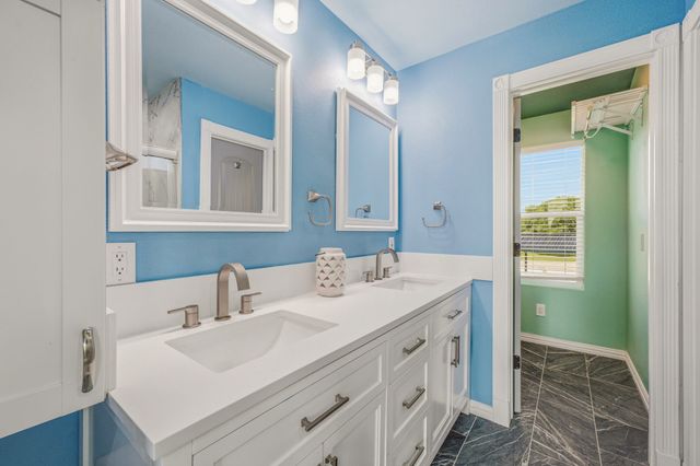 4945 Peachtree Circle, Granbury, TX 76048