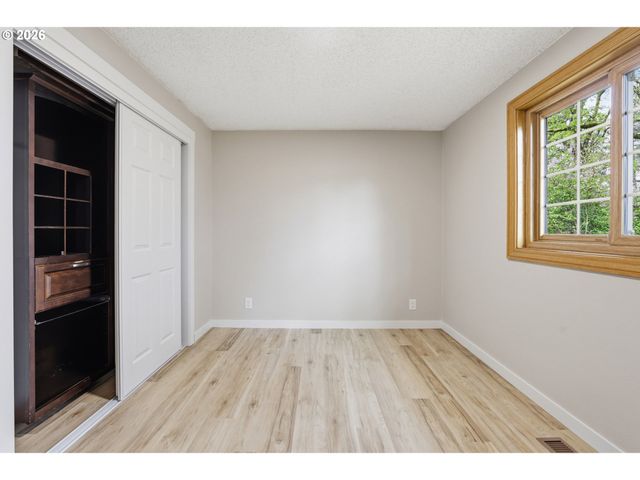 4986 CHAN St, Salem, OR 97306