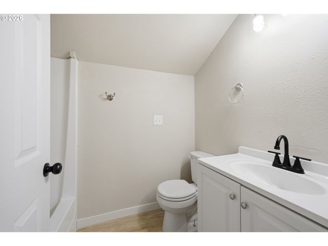 4986 CHAN St, Salem, OR 97306