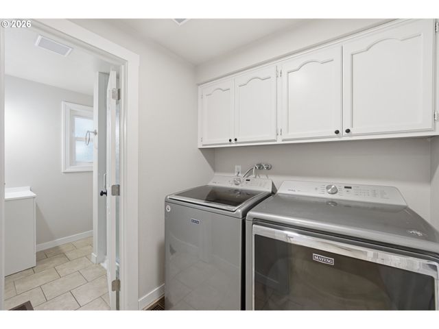 4986 CHAN St, Salem, OR 97306