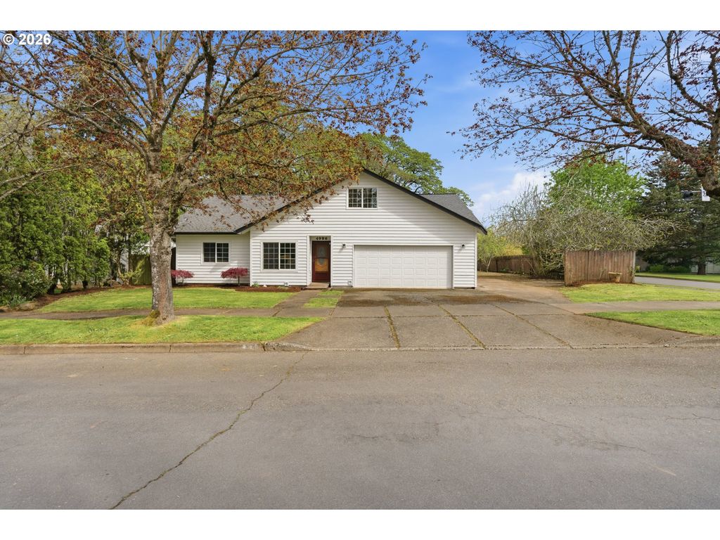 4986 CHAN St, Salem, OR 97306