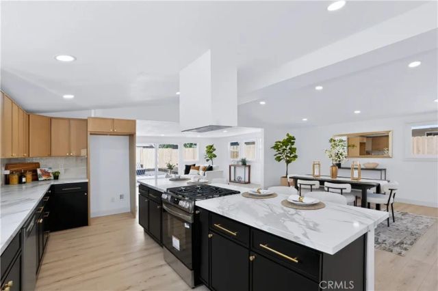 2225 Maple, Costa Mesa, CA 92627