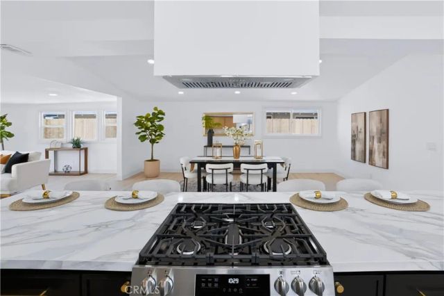 2225 Maple, Costa Mesa, CA 92627