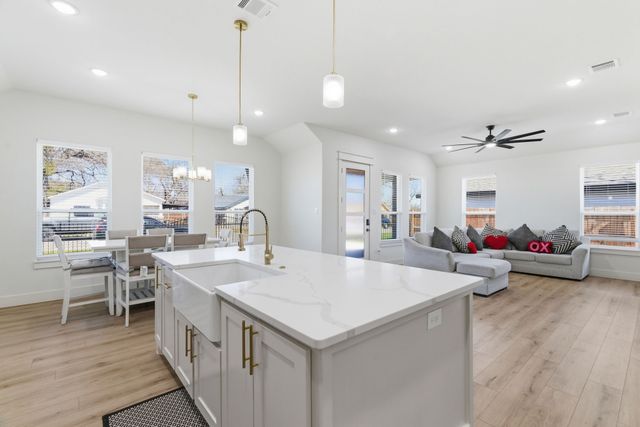 3612 Avenue J, Fort Worth, TX 76105