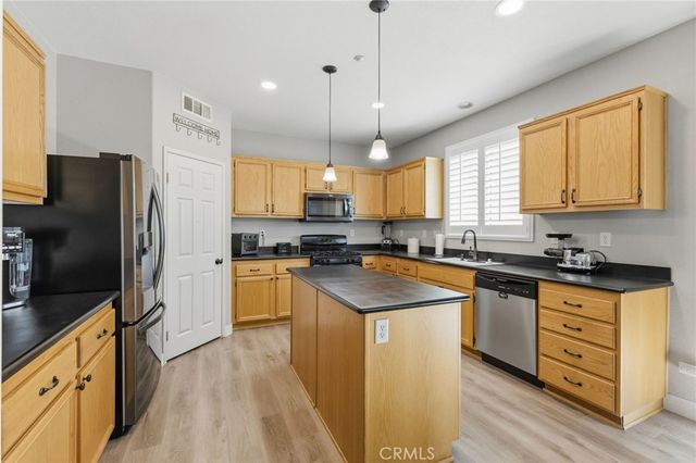 7253 Myrtle, Fontana, CA 92336