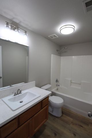 2117 Goshen Avenue, Clovis, CA 93611