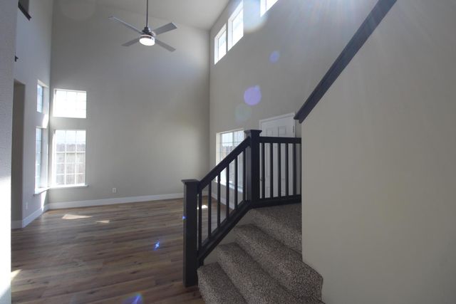 2117 Goshen Avenue, Clovis, CA 93611