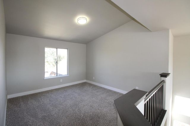 2117 Goshen Avenue, Clovis, CA 93611