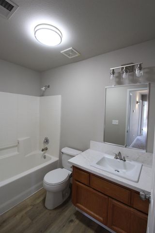 2117 Goshen Avenue, Clovis, CA 93611