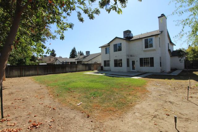 2117 Goshen Avenue, Clovis, CA 93611