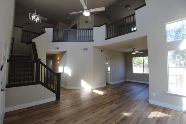 2117 Goshen Avenue, Clovis, CA 93611