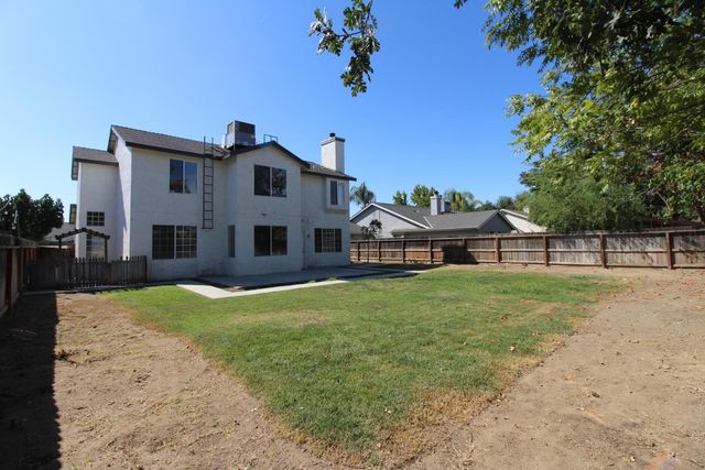 2117 Goshen Avenue, Clovis, CA 93611