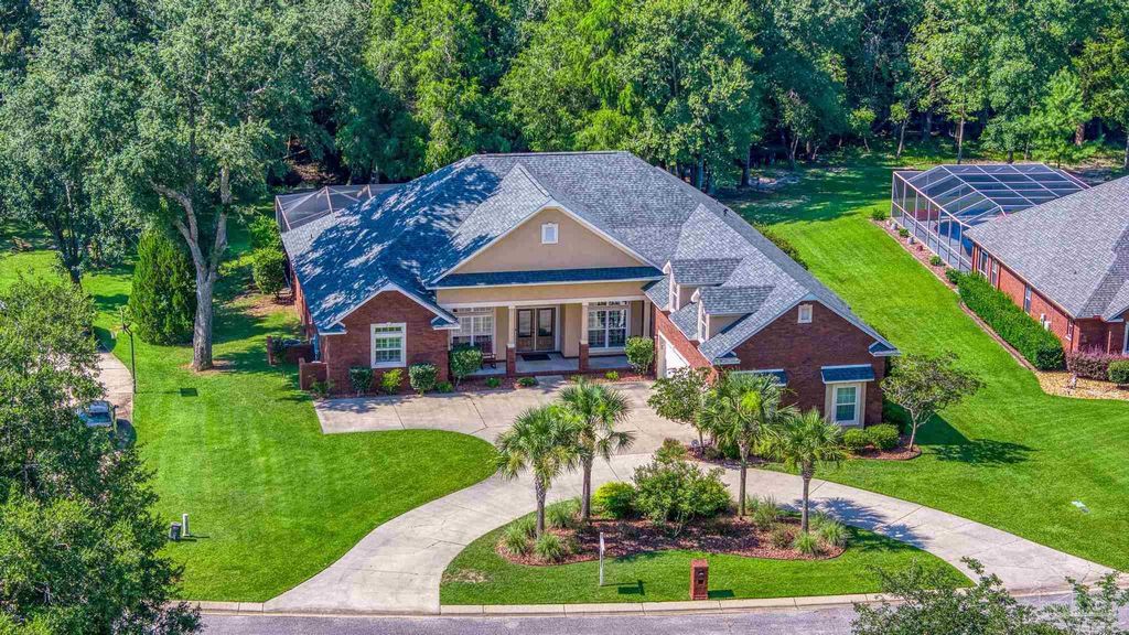 2926 Greystone Dr, Pace, FL 32571