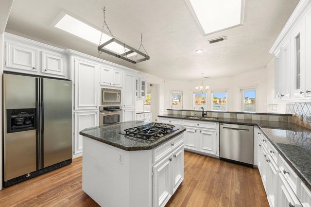 7175 Kingston Cove Lane, Willis, TX 77318