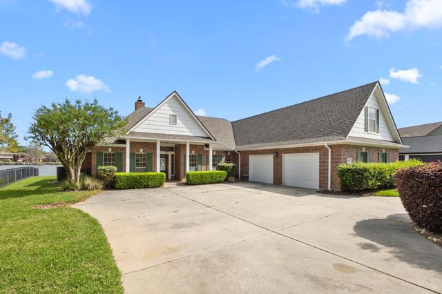 7175 Kingston Cove Lane, Willis, TX 77318