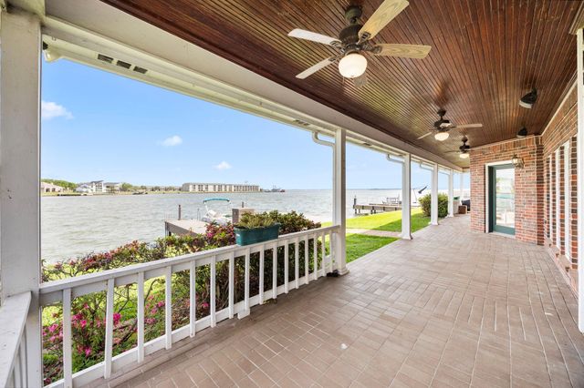 7175 Kingston Cove Lane, Willis, TX 77318