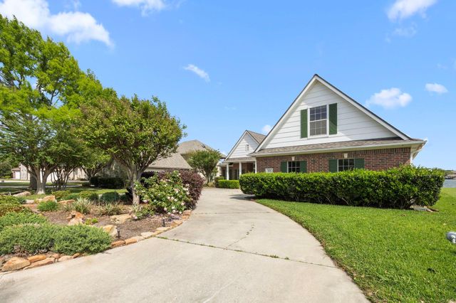 7175 Kingston Cove Lane, Willis, TX 77318