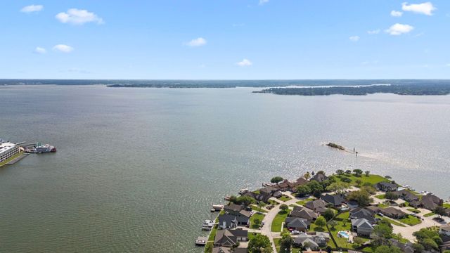 7175 Kingston Cove Lane, Willis, TX 77318