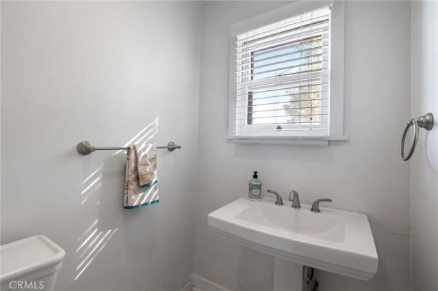 526 Washington, Taft, CA 93268