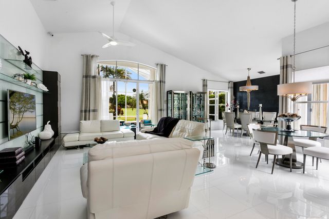 8270 Spyglass Drive, West Palm Beach, FL 33412