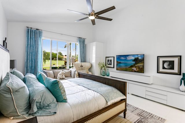 8270 Spyglass Drive, West Palm Beach, FL 33412