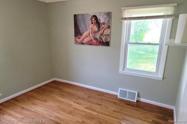 22703 Ridgeway Street, Saint Clair Shores, MI 48080