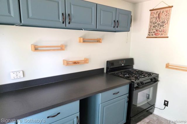 22703 Ridgeway Street, Saint Clair Shores, MI 48080
