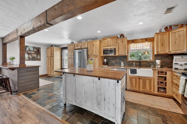 1102 Old Base Road, Aurora, TX 76078