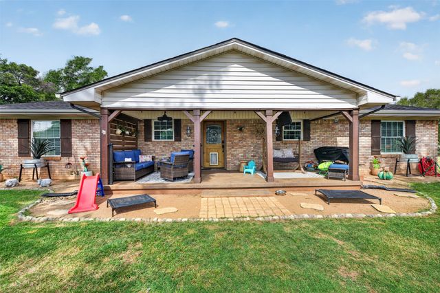 1102 Old Base Road, Aurora, TX 76078