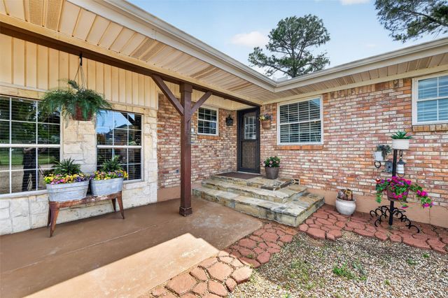 1102 Old Base Road, Aurora, TX 76078