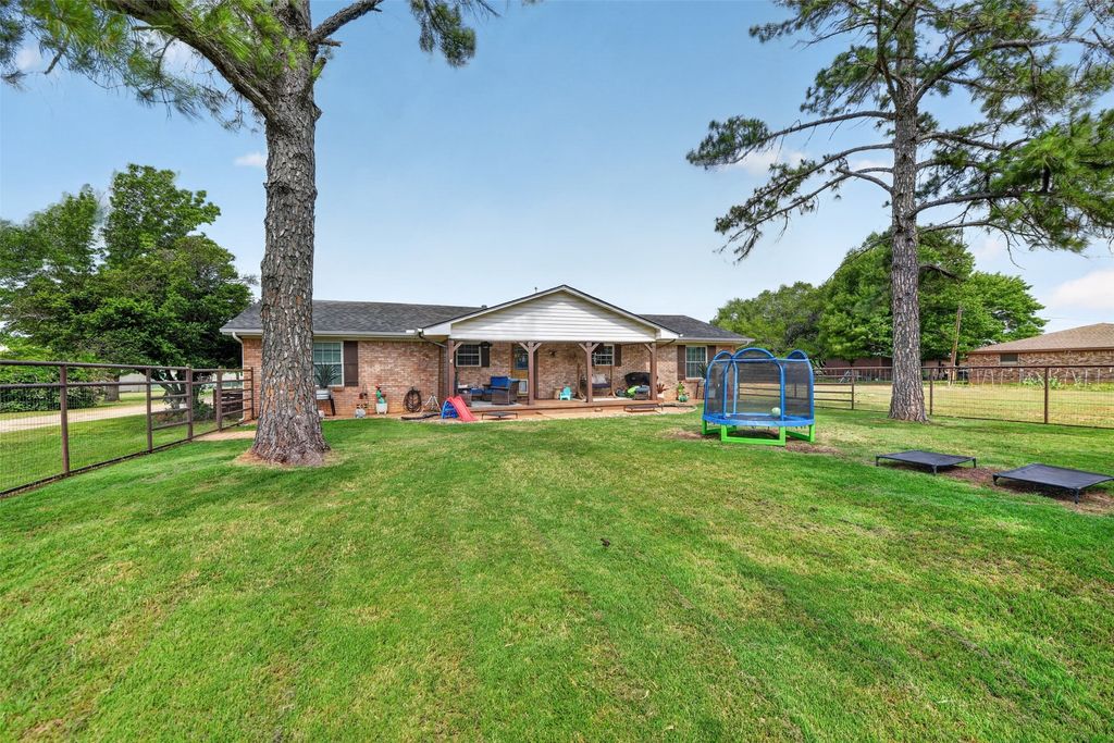 1102 Old Base Road, Aurora, TX 76078