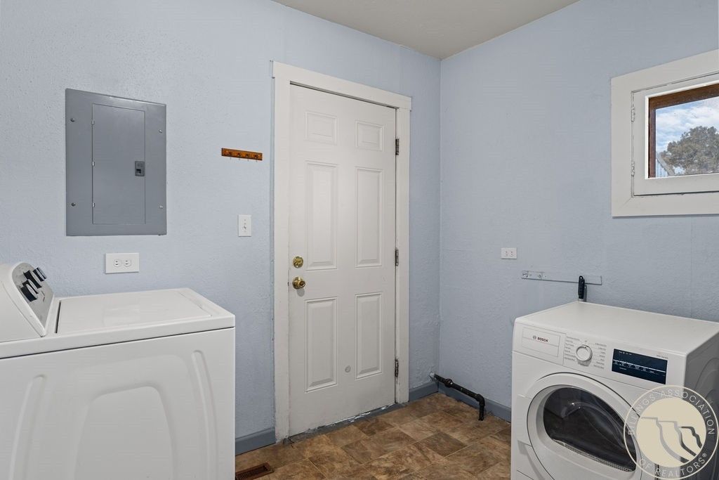 637 3rd Street W, Hardin, MT 59034 photo 12