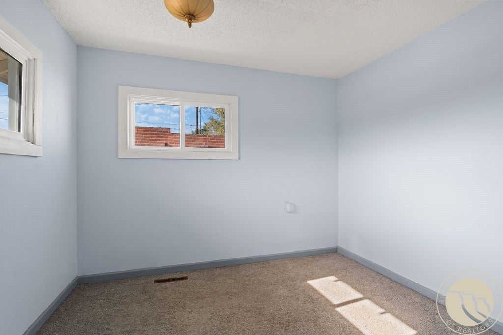 637 3rd Street W, Hardin, MT 59034 photo 16