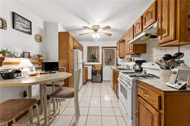 1405 Bellaire Pl, Brookline, PA 15226