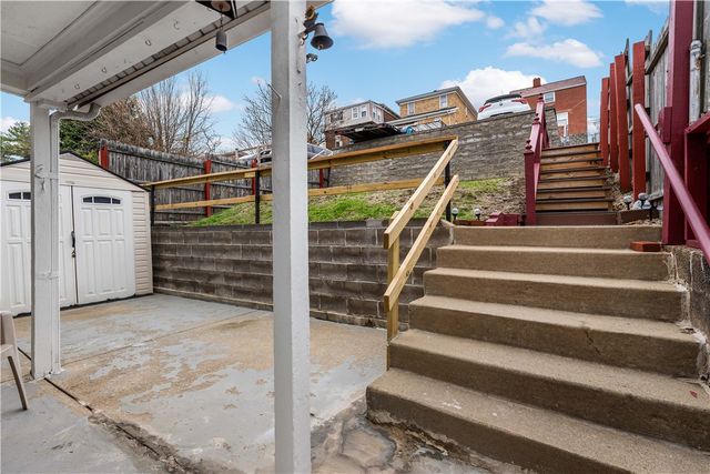 1405 Bellaire Pl, Brookline, PA 15226