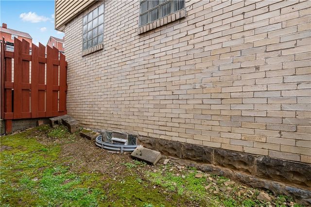 1405 Bellaire Pl, Brookline, PA 15226