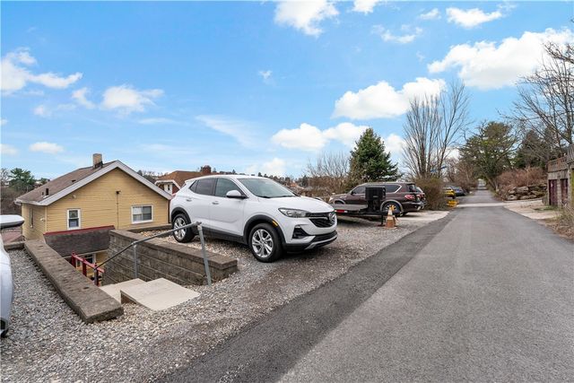 1405 Bellaire Pl, Brookline, PA 15226