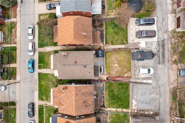 1405 Bellaire Pl, Brookline, PA 15226