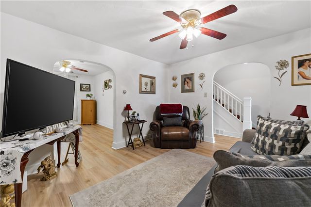 1405 Bellaire Pl, Brookline, PA 15226