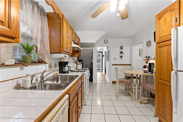 1405 Bellaire Pl, Brookline, PA 15226