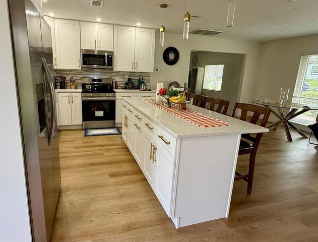 815 BISHOP PLACE, Seffner, FL 33584