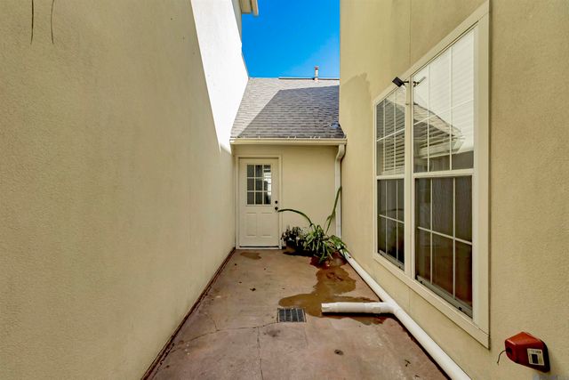 9314 Pine Cone Ct, Baton Rouge, LA 70809