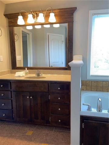 1104 Tamarisk Drive, Leavenworth, KS 66048