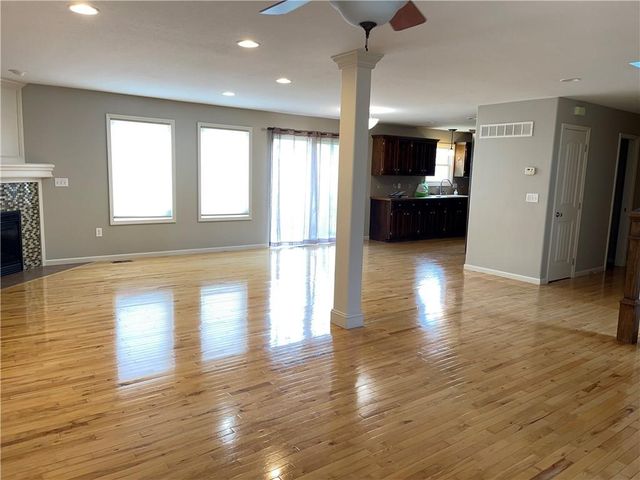 1104 Tamarisk Drive, Leavenworth, KS 66048