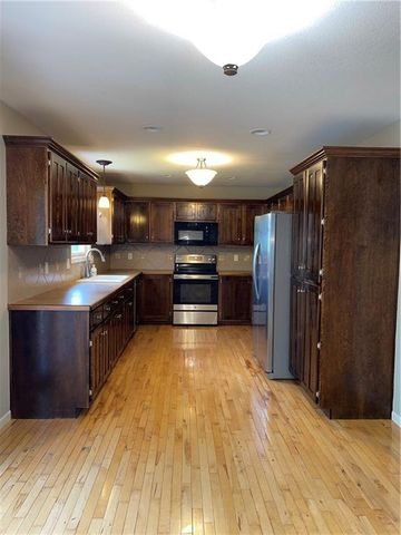 1104 Tamarisk Drive, Leavenworth, KS 66048