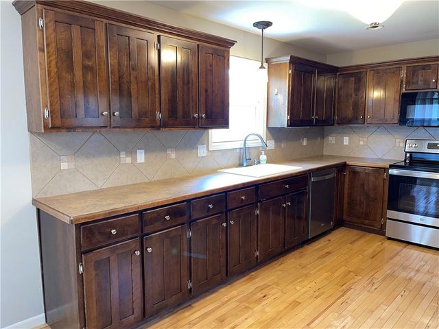 1104 Tamarisk Drive, Leavenworth, KS 66048