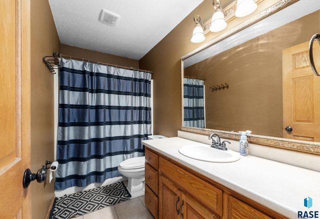 6305 W 54th. St Street, Sioux Falls, SD 57106