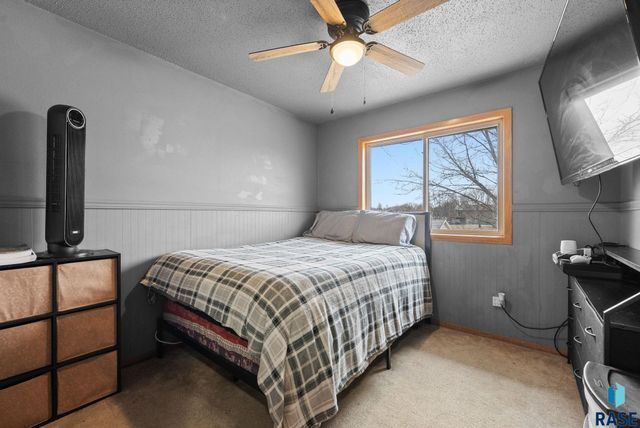 6305 W 54th. St Street, Sioux Falls, SD 57106