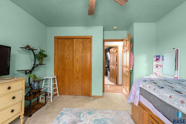 6305 W 54th. St Street, Sioux Falls, SD 57106