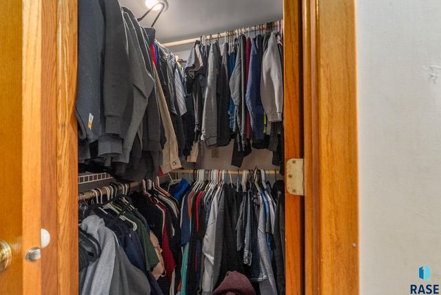 6305 W 54th. St Street, Sioux Falls, SD 57106